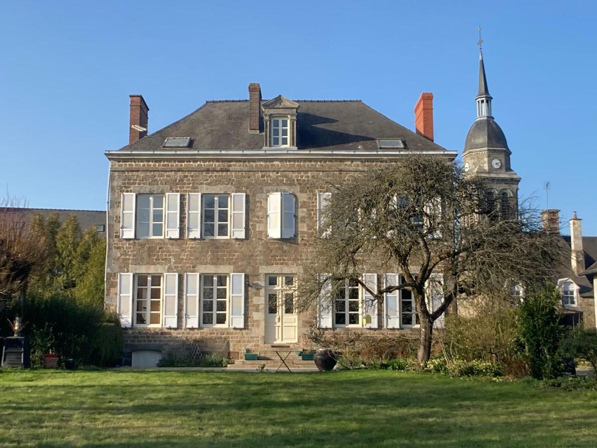 Maison D'Hotes La Doucelle Culture Et Bien-Etre Lignieres-Orgeres Екстериор снимка