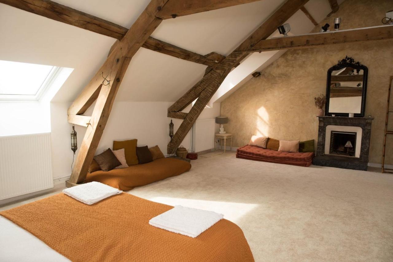 Maison D'Hotes La Doucelle Culture Et Bien-Etre Lignieres-Orgeres Екстериор снимка