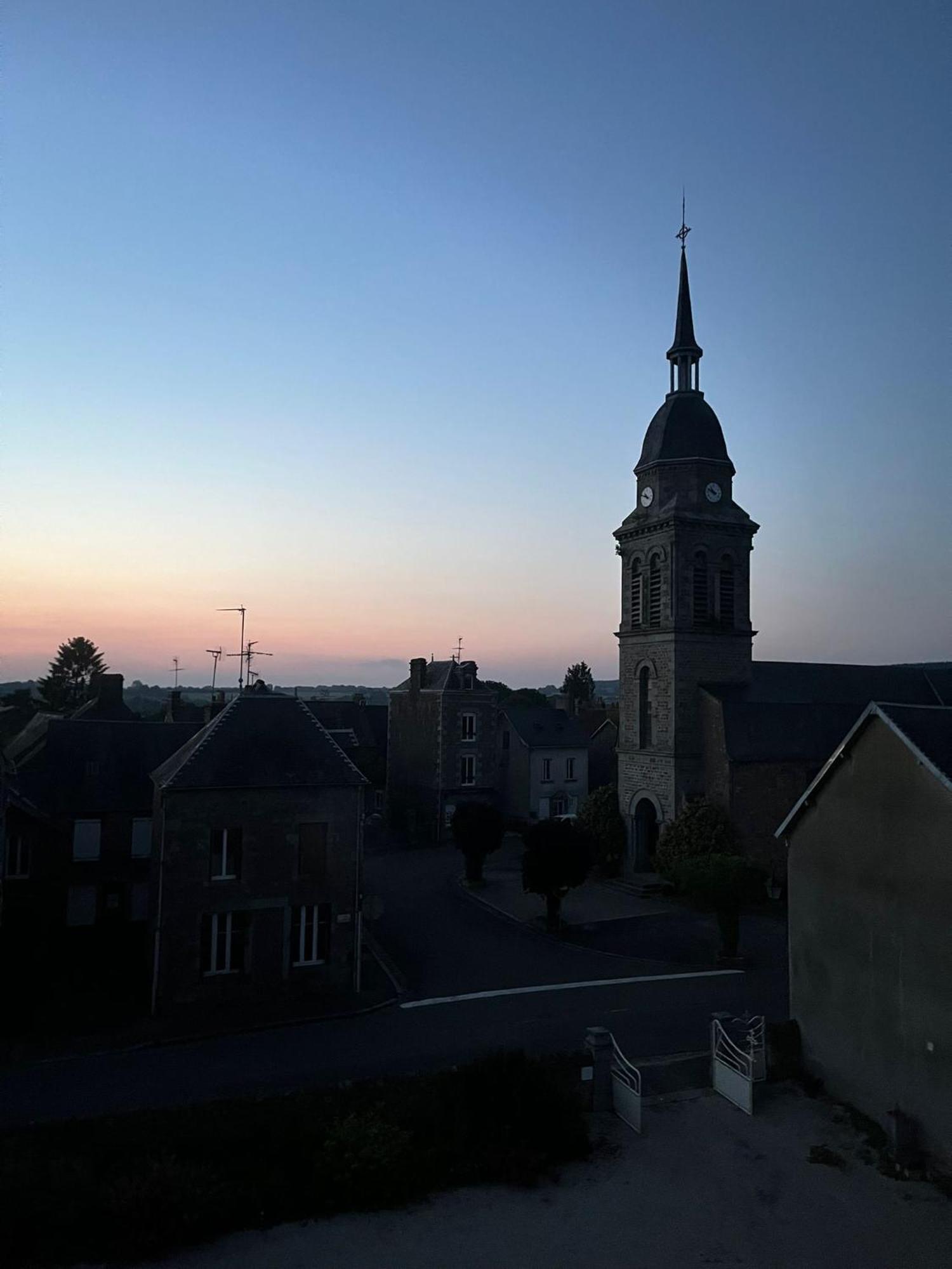 Maison D'Hotes La Doucelle Culture Et Bien-Etre Lignieres-Orgeres Екстериор снимка