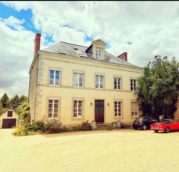 Maison D'Hotes La Doucelle Culture Et Bien-Etre Lignieres-Orgeres Екстериор снимка