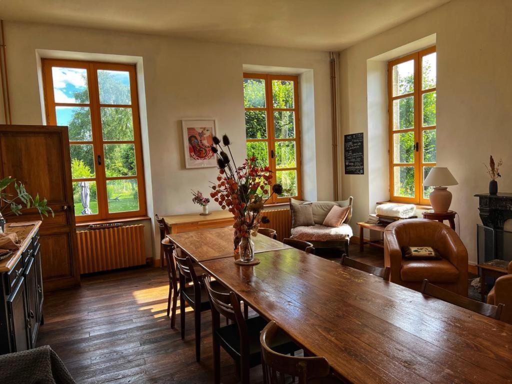 Maison D'Hotes La Doucelle Culture Et Bien-Etre Lignieres-Orgeres Екстериор снимка